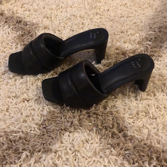 Lilah Padded Slide Sandal Heels in Black - Picture 3 of 7